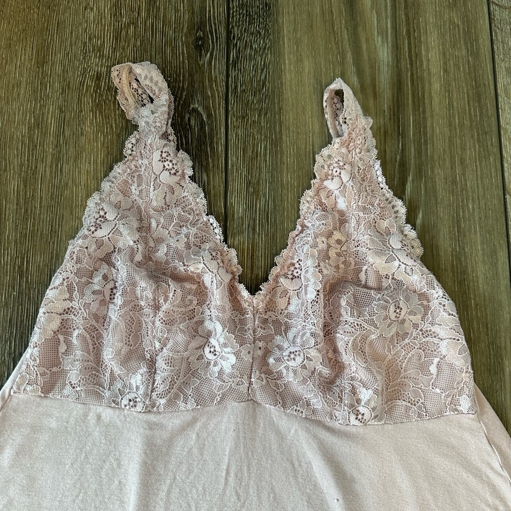 🌞Sale 3 for $15 Black Bow Elegant Lace Trimmed Chemise in Soft Pink/ Woman’s M - Picture 8 of 14